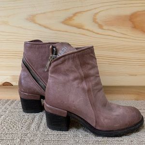 Mauve A.S. 98 Booties